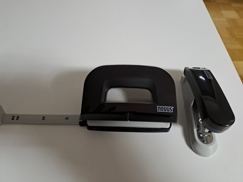 Novus locher und tacker - locher,